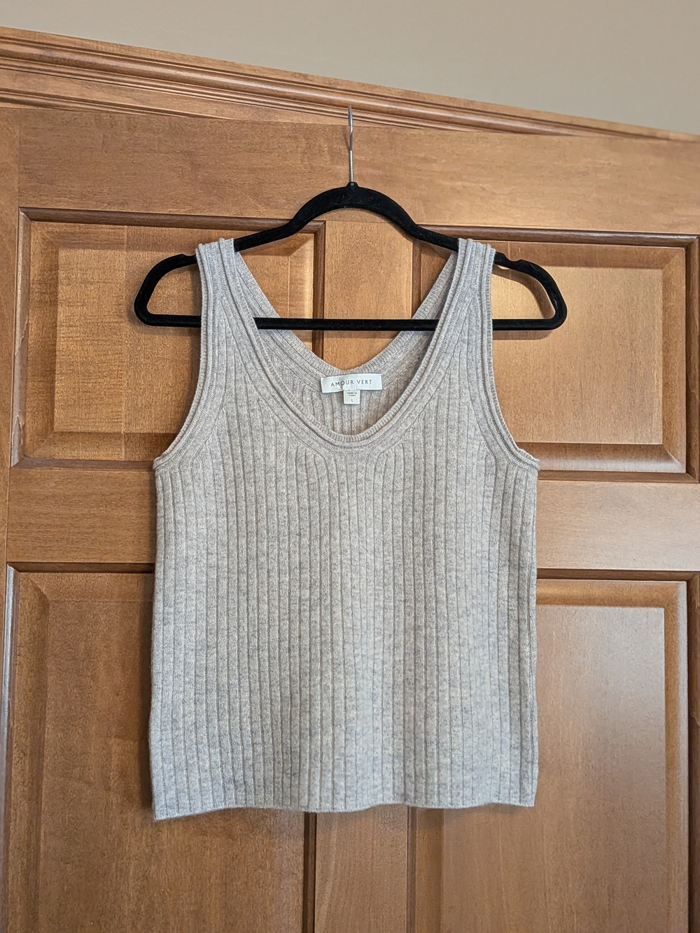 Amour Vert Cashmere Ribbed Tank Top in Grey